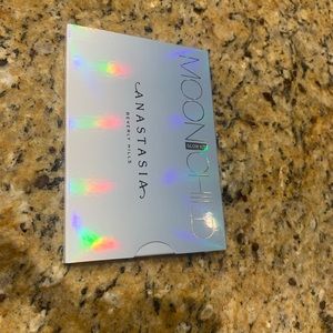 Anastasia Beverly Hills Moonchild Glow Kit